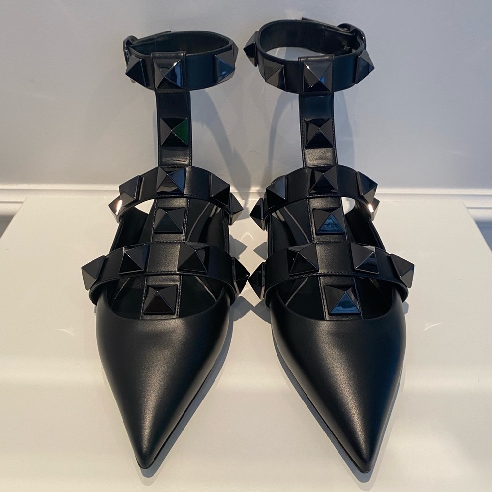 Brand new VALENTINO GARAVANI Roman Stud Leather Ankle-Strap Ballet Flats